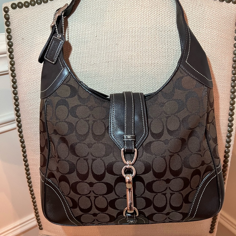 PRICE DROP *make offer* COACH Classic pattern - Chocolate brown w/ duster